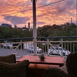 Urban Riverside Rest Bed & Breakfast Brisbane