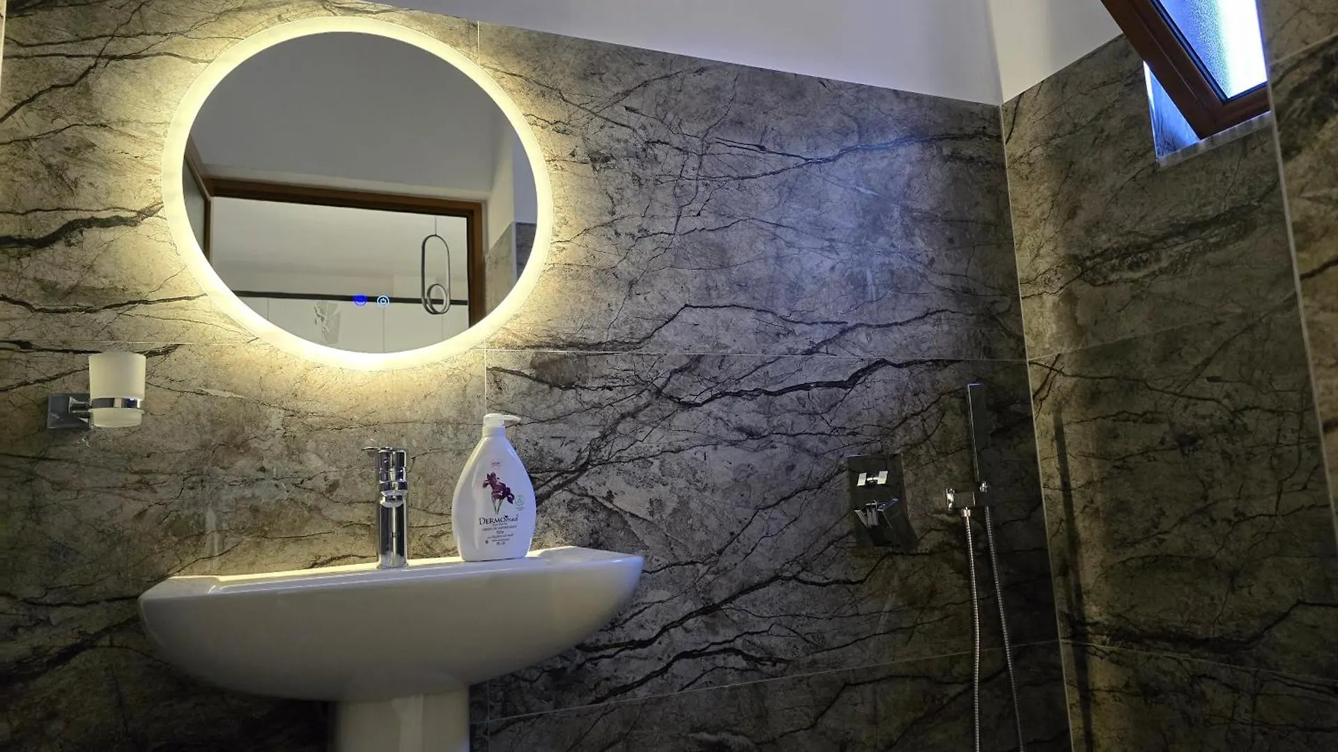 Guest House Pogradeci 0*, Pogradec